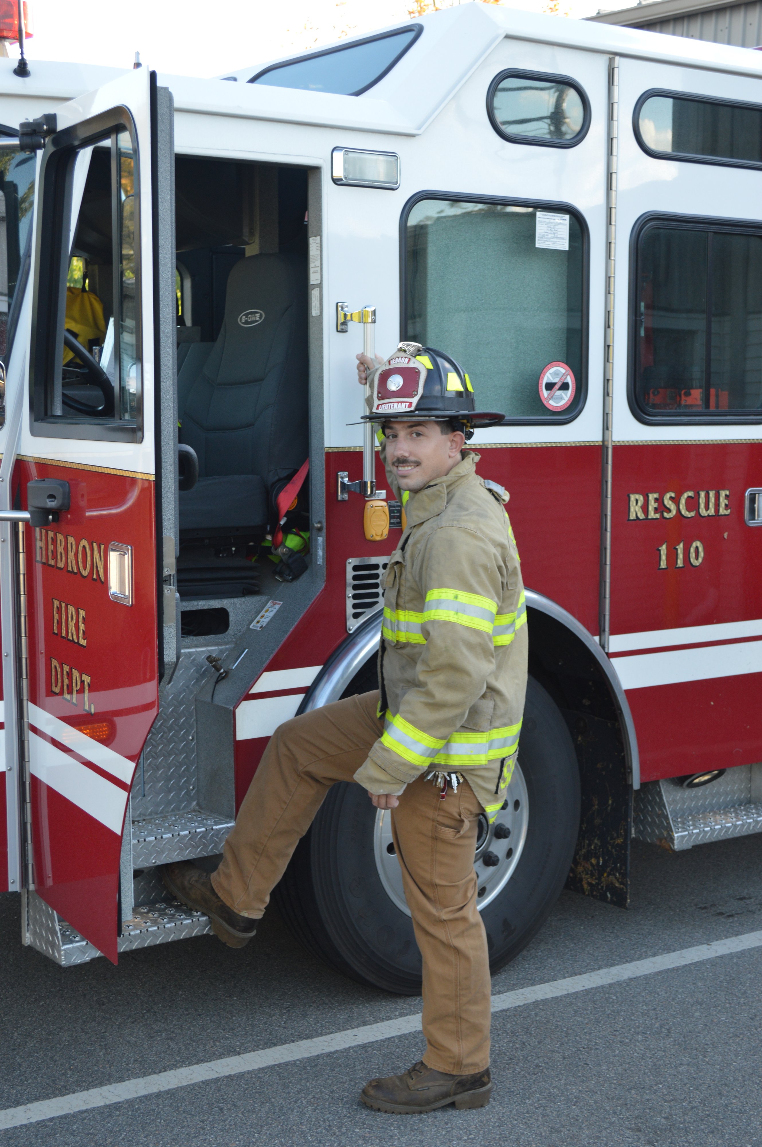 eric_saunders_firefighter_inpatient_firetruck_hebron