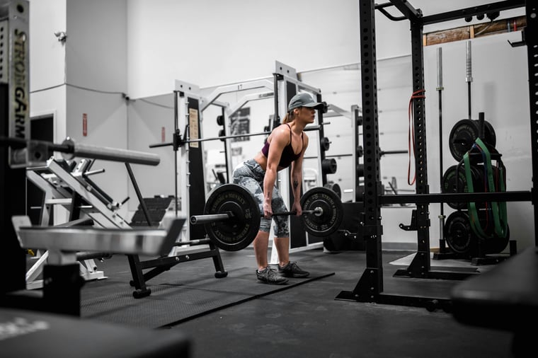 stock_unsplash_gym_pt_physical_exercise_deadlift_wellness